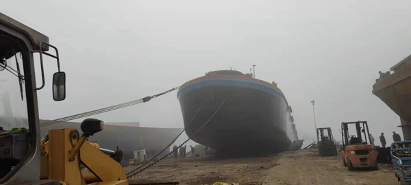 恭喜李老板船只下河，船號(hào)（四航258）